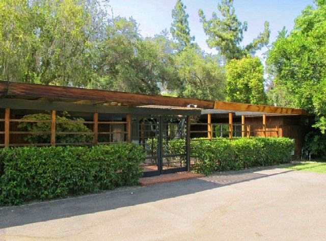 300 E. Missouri Ave.