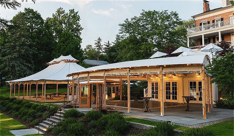 Aurora Inn