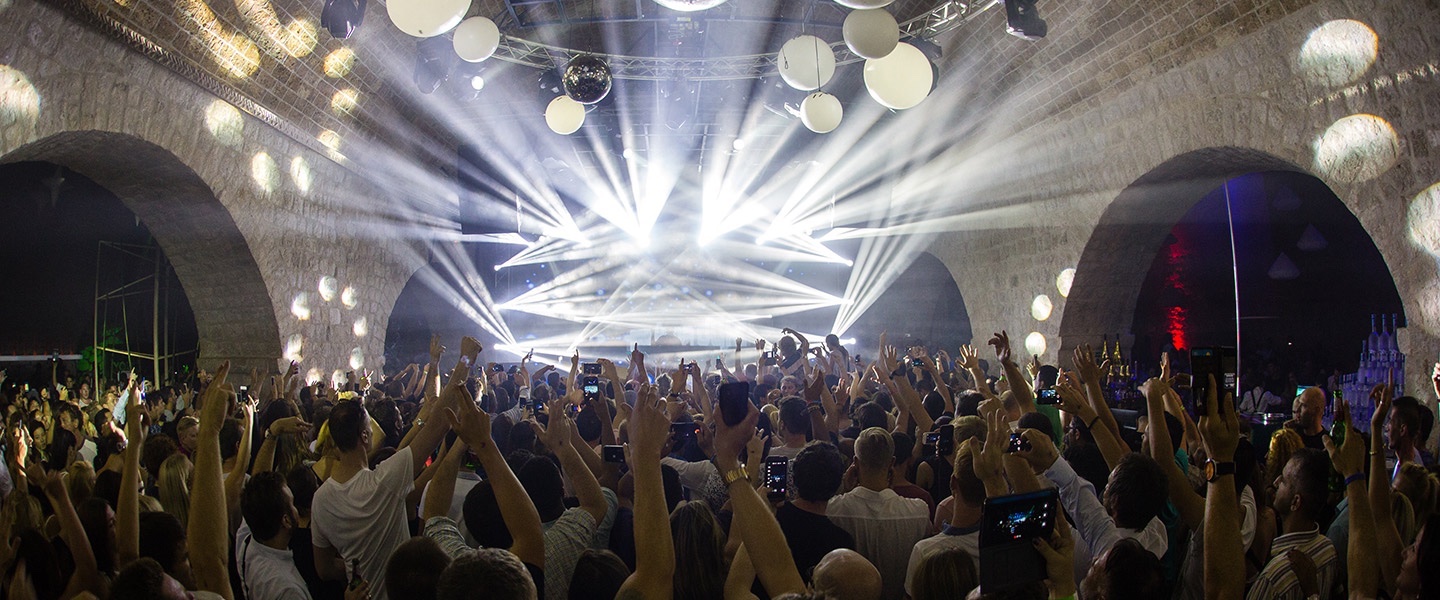 Inside - Club Revelin