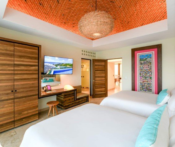 ROOM DETAILS