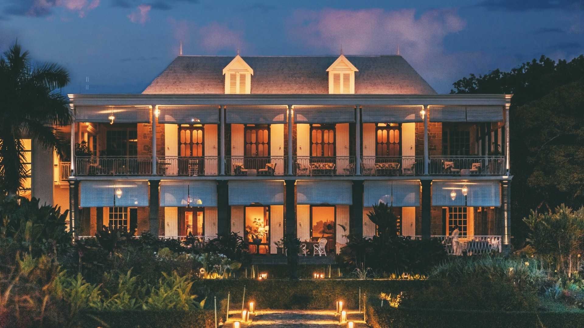 Let's drink, dine and party the night away in the gorgeous surroundings of a Mauritian castle