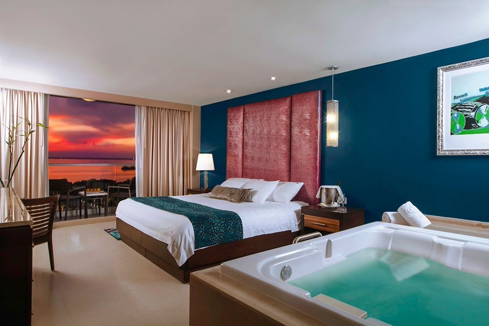 Deluxe Lagoon Room