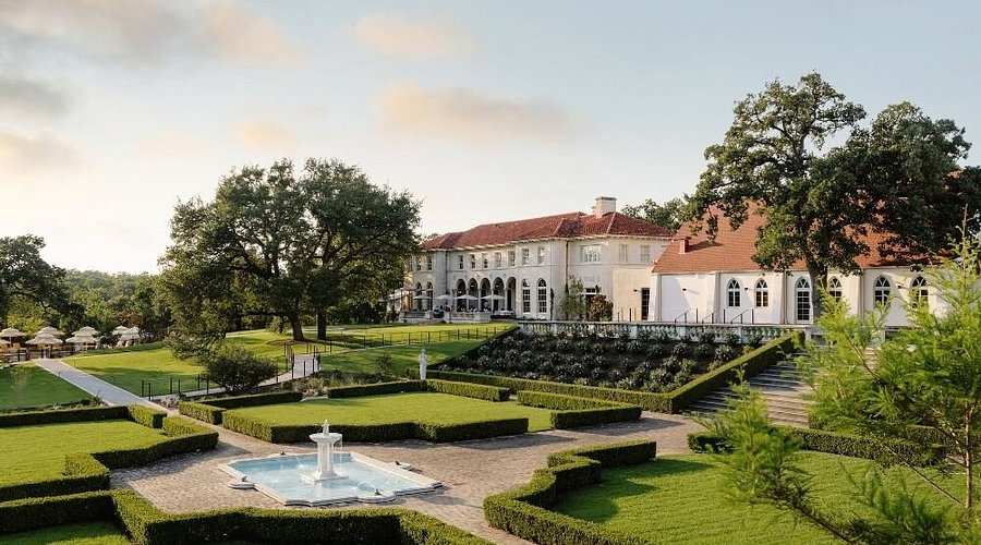 Commodore Perry Estate